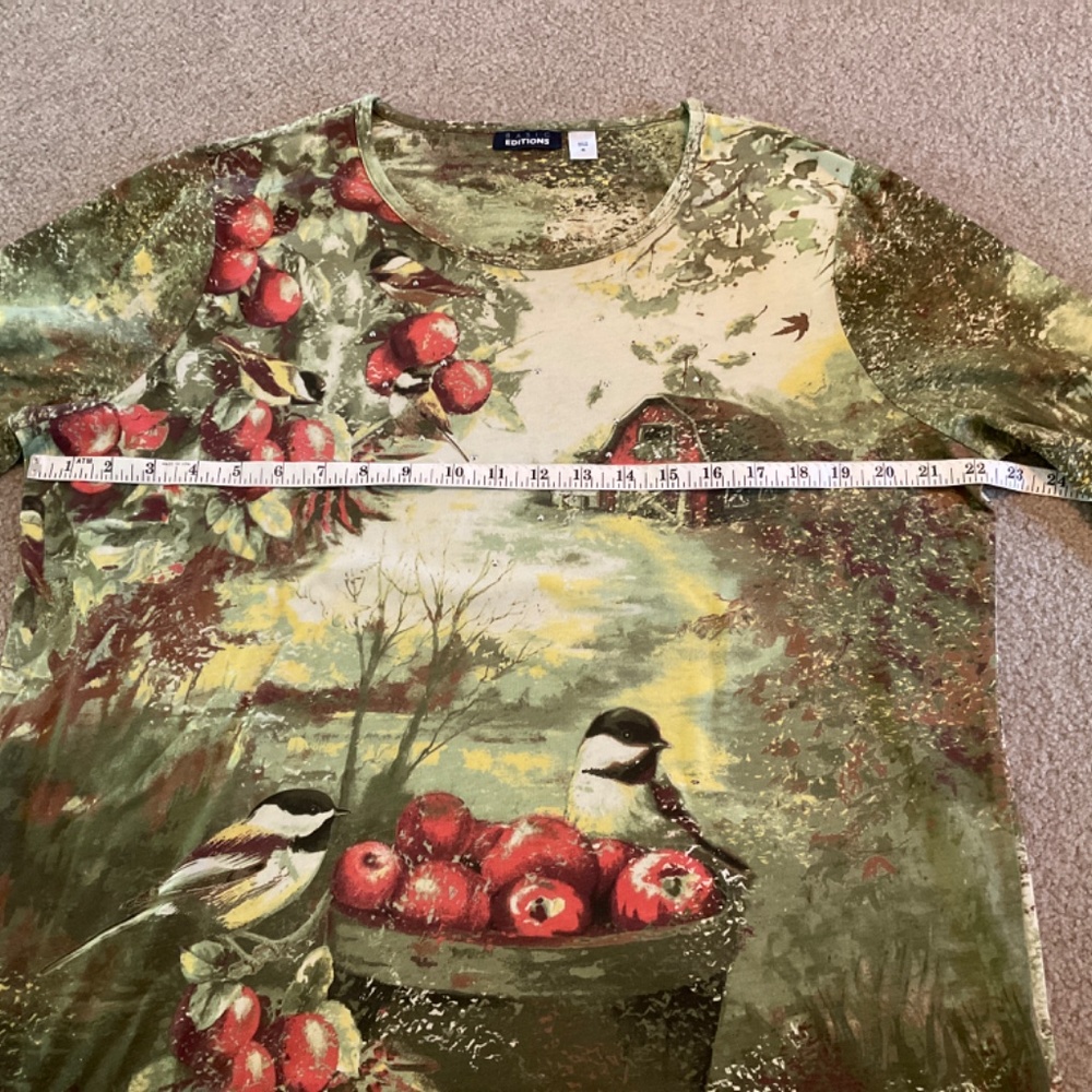 size XL, bust is up to 44" inches, new condition, beautiful apple 🍎 farm shirt - Picture 4 of 7